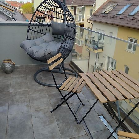 Modern Apartman Szeged Eksteriør bilde